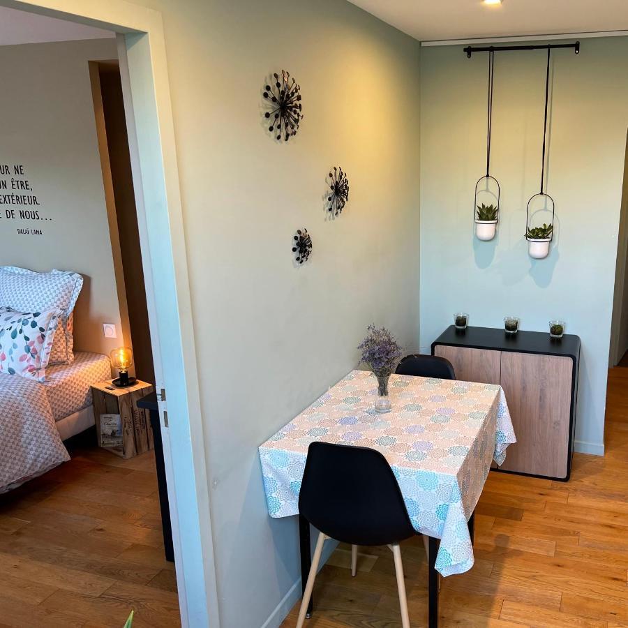 Au 10 Bed & Breakfast Luisant Екстериор снимка