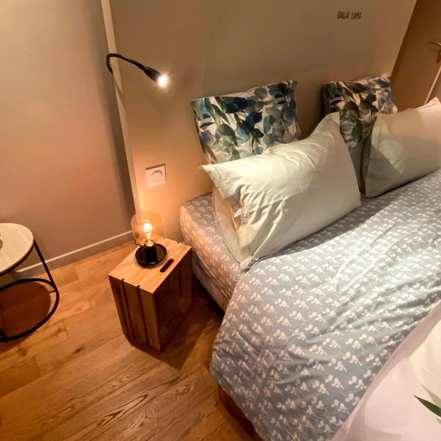 Au 10 Bed & Breakfast Luisant Екстериор снимка
