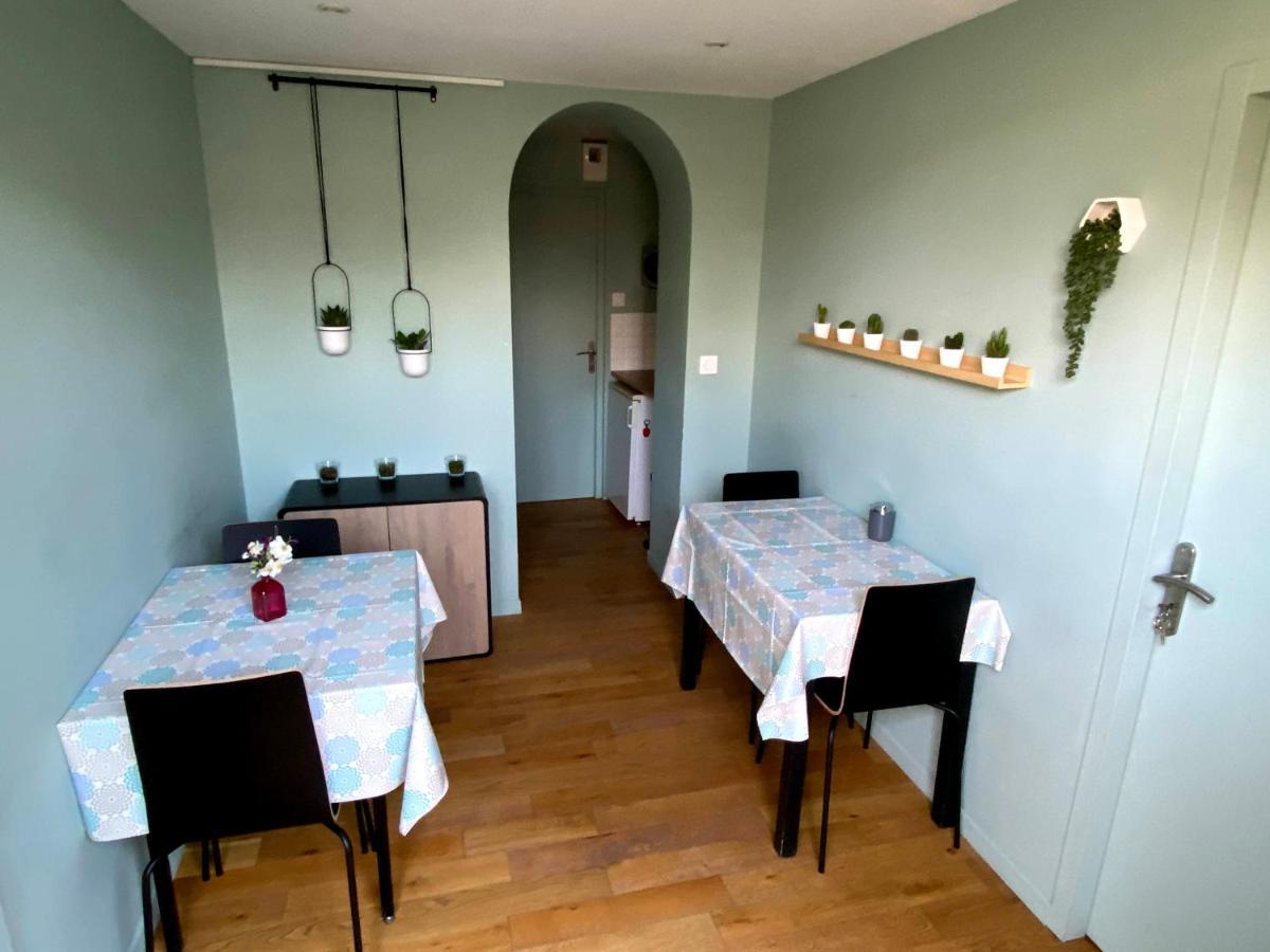 Au 10 Bed & Breakfast Luisant Екстериор снимка