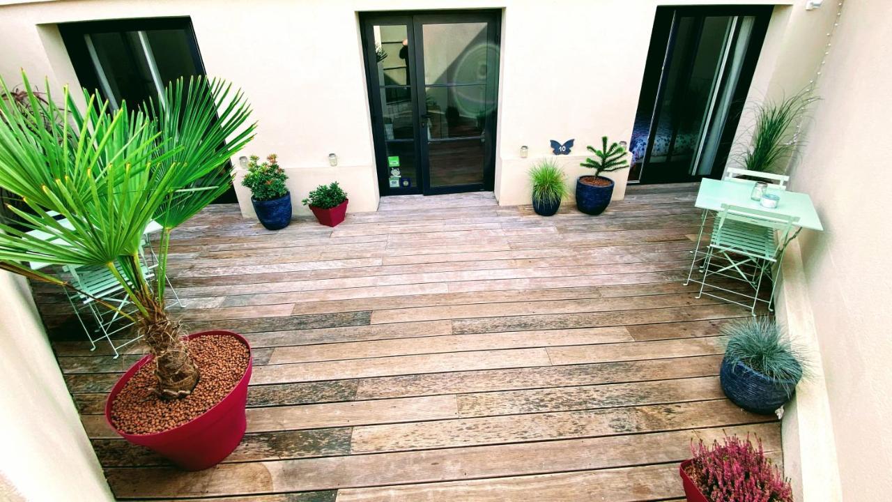 Au 10 Bed & Breakfast Luisant Екстериор снимка