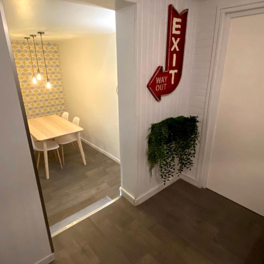 Au 10 Bed & Breakfast Luisant Екстериор снимка