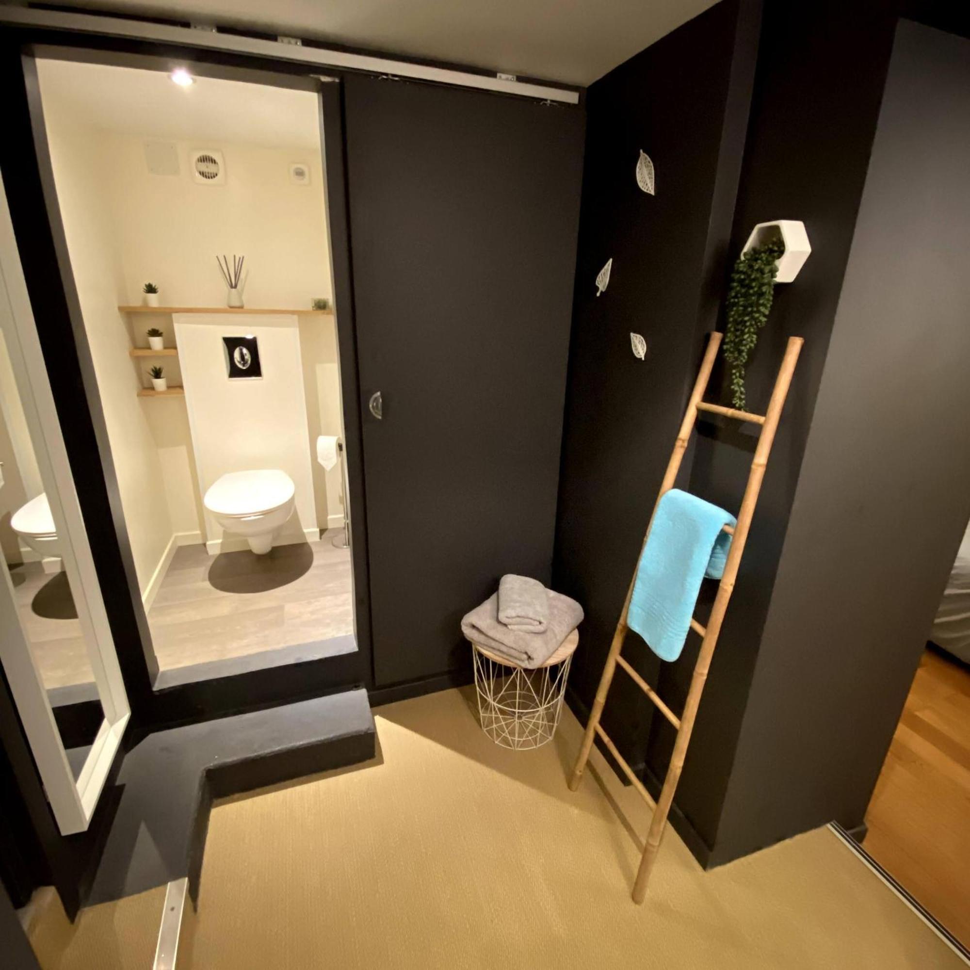 Au 10 Bed & Breakfast Luisant Стая снимка
