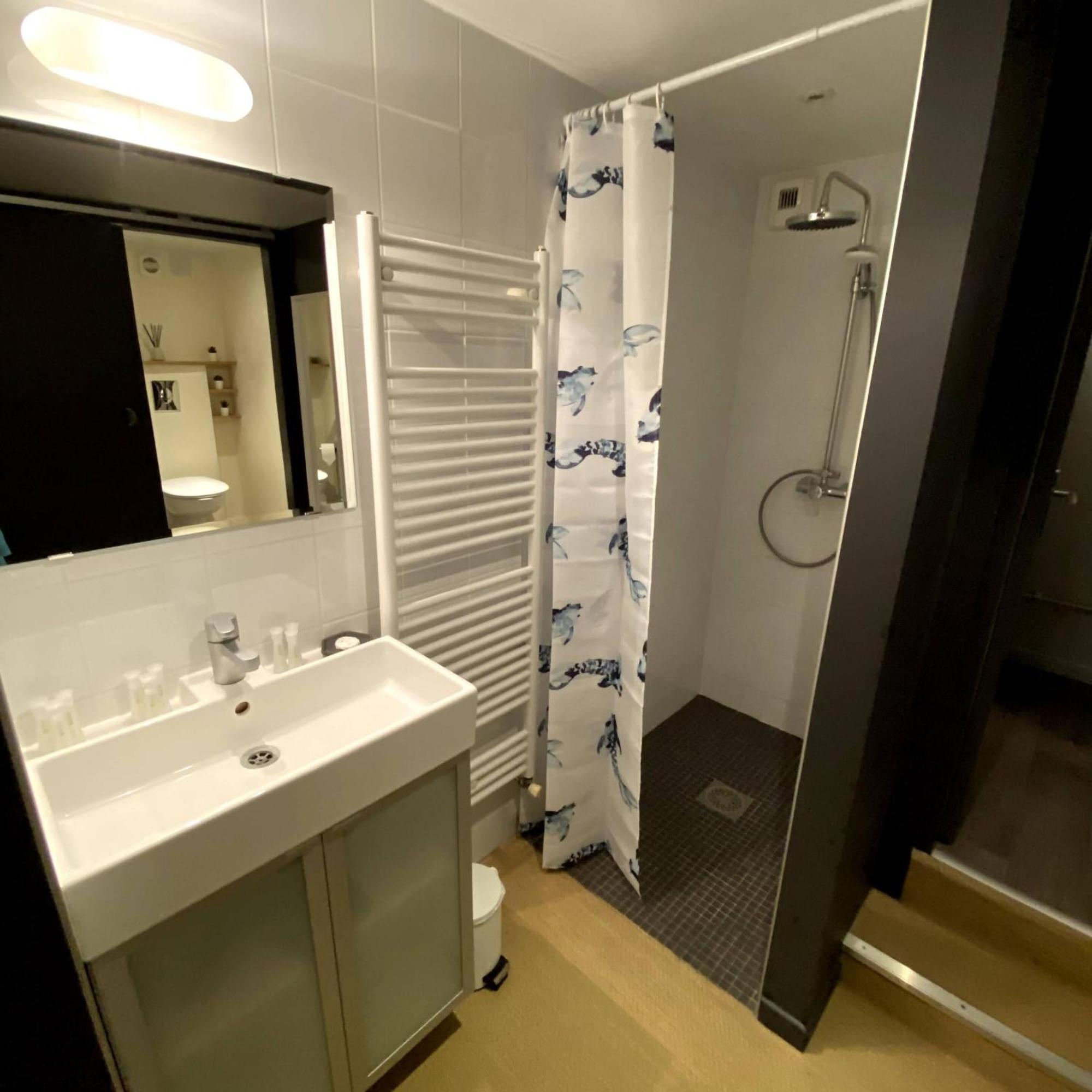 Au 10 Bed & Breakfast Luisant Стая снимка