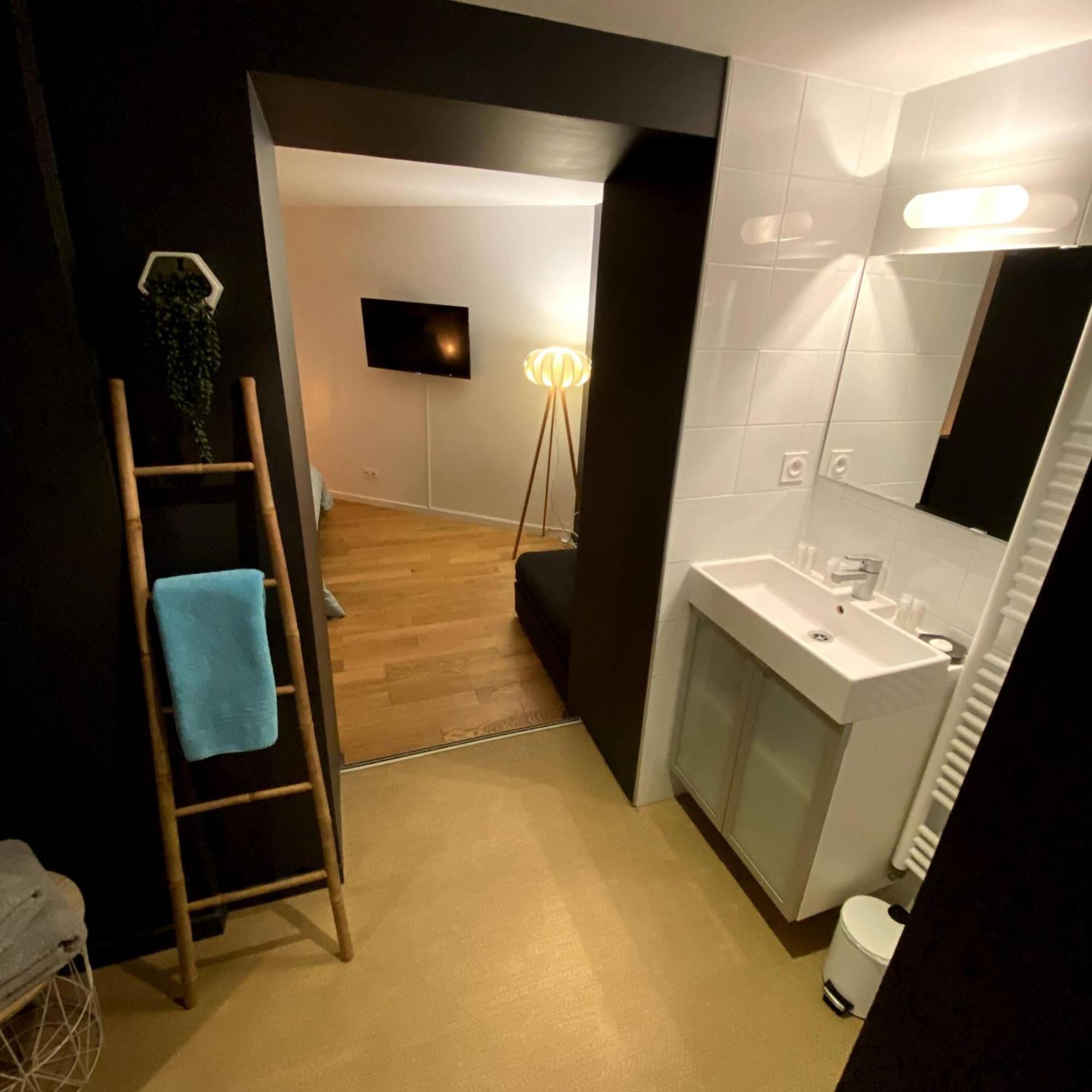 Au 10 Bed & Breakfast Luisant Стая снимка