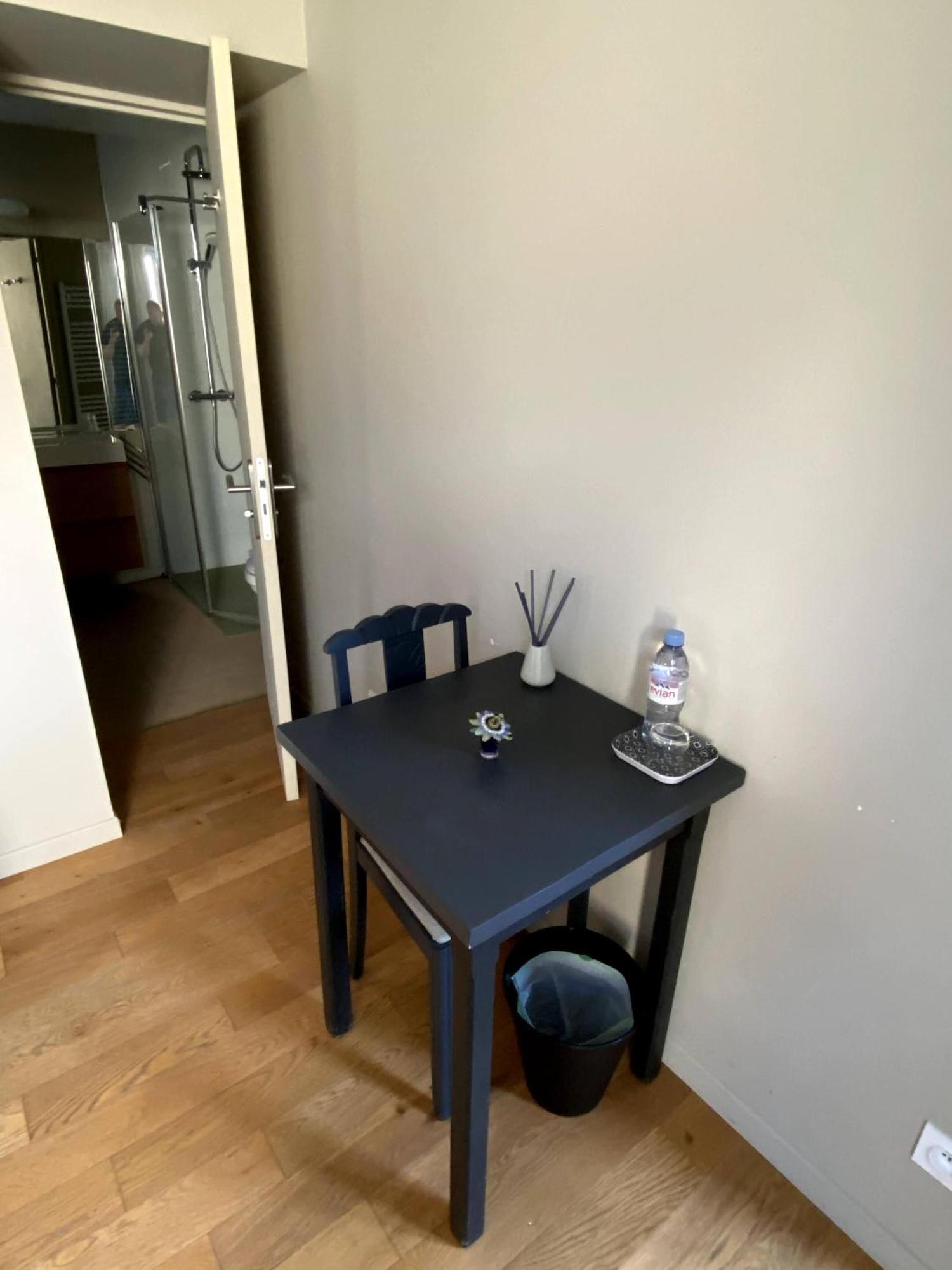 Au 10 Bed & Breakfast Luisant Стая снимка