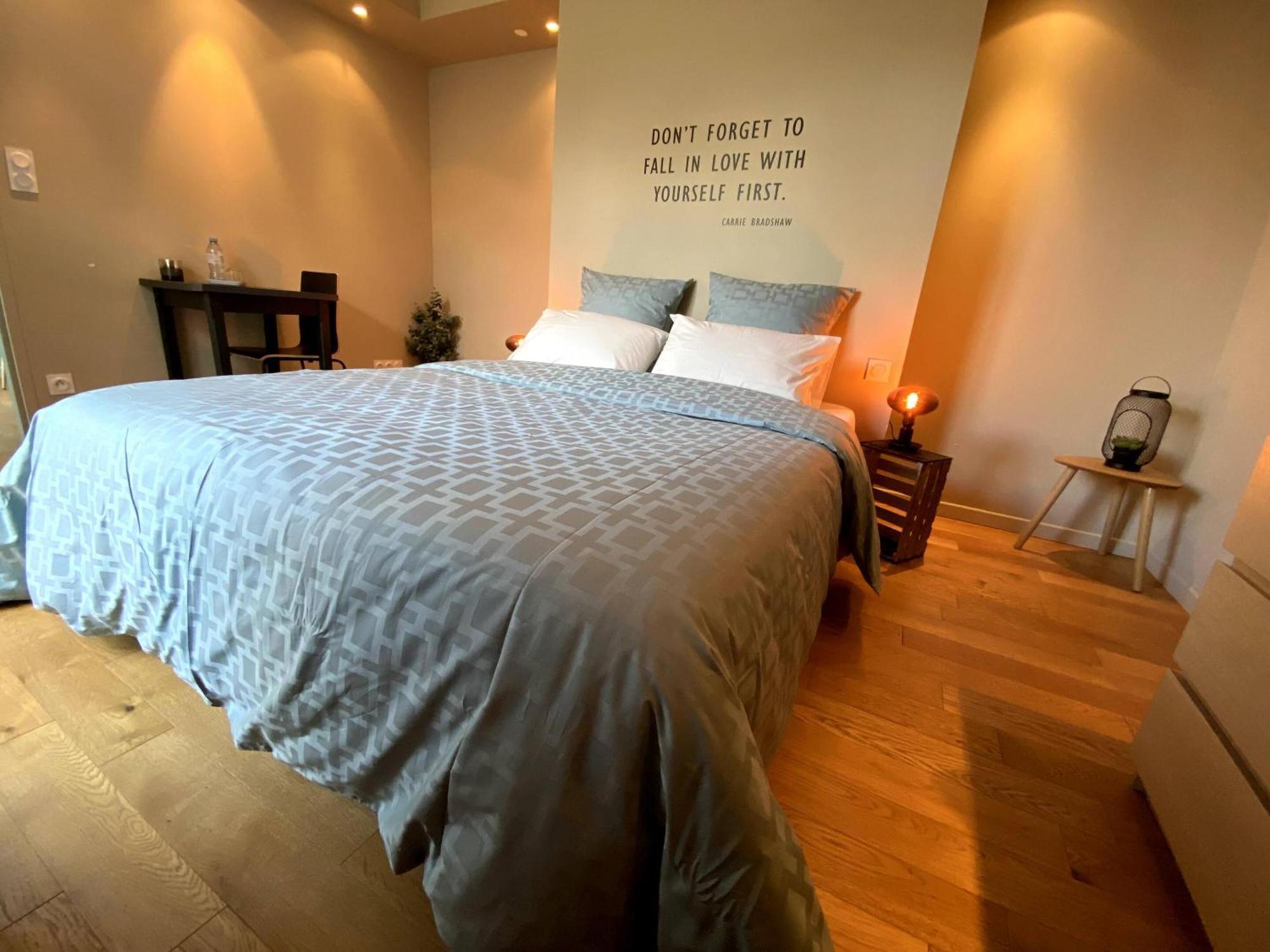 Au 10 Bed & Breakfast Luisant Стая снимка